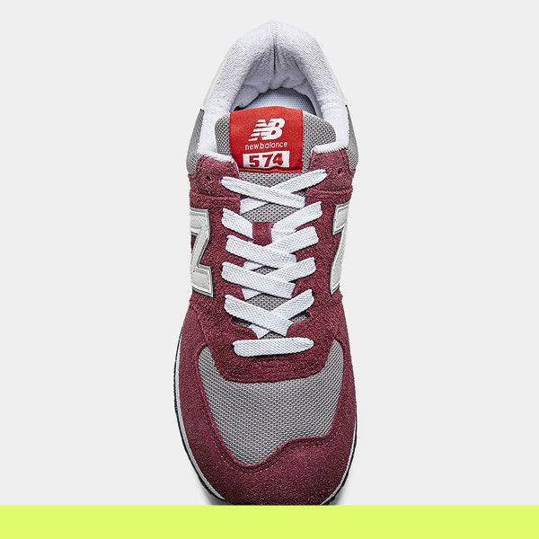 Tênis 574 V2 – Vinho Confortável