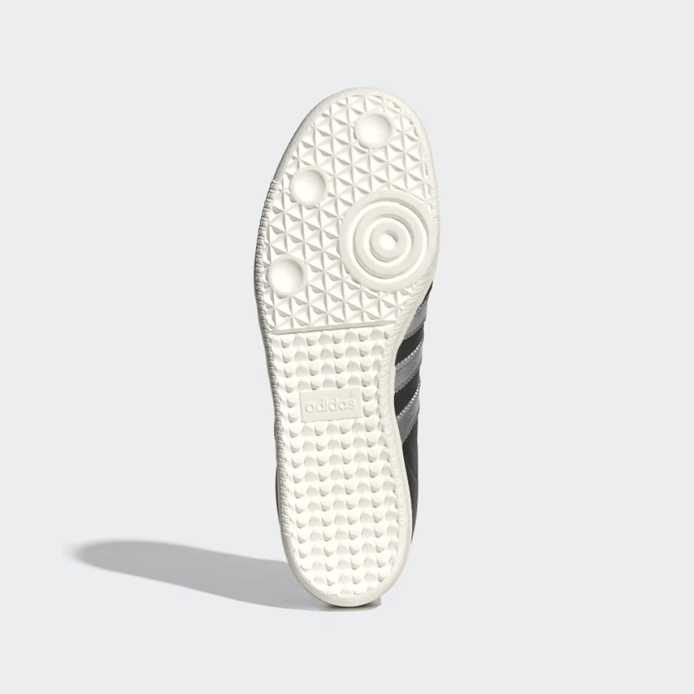 SAMBA OG Core Black Silver – Metallic Clássico