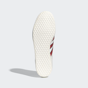 Gazelle Indoor Branco com – Vermelho Exclusivo