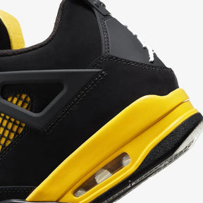 Air Jordan 4 – Thunder Clássico